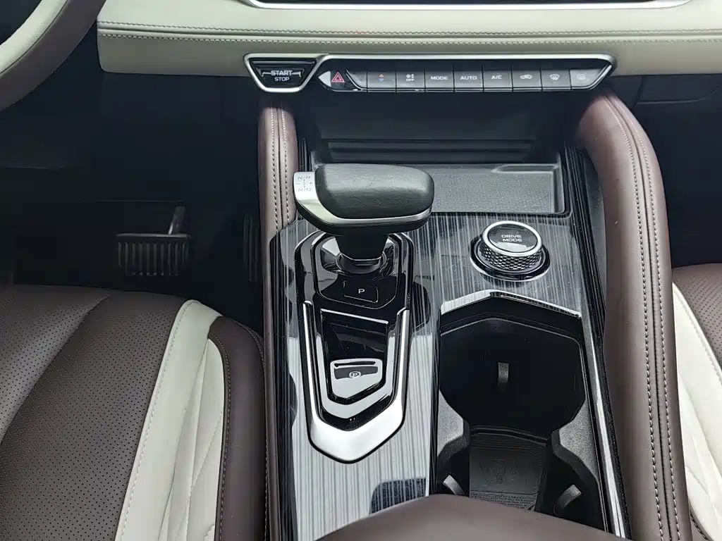 Geely Xingyue L — миниатюра 13