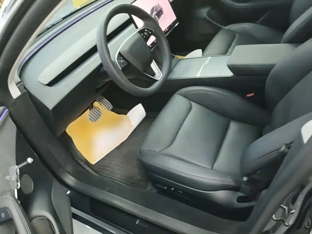 Tesla Model 3 — миниатюра 15