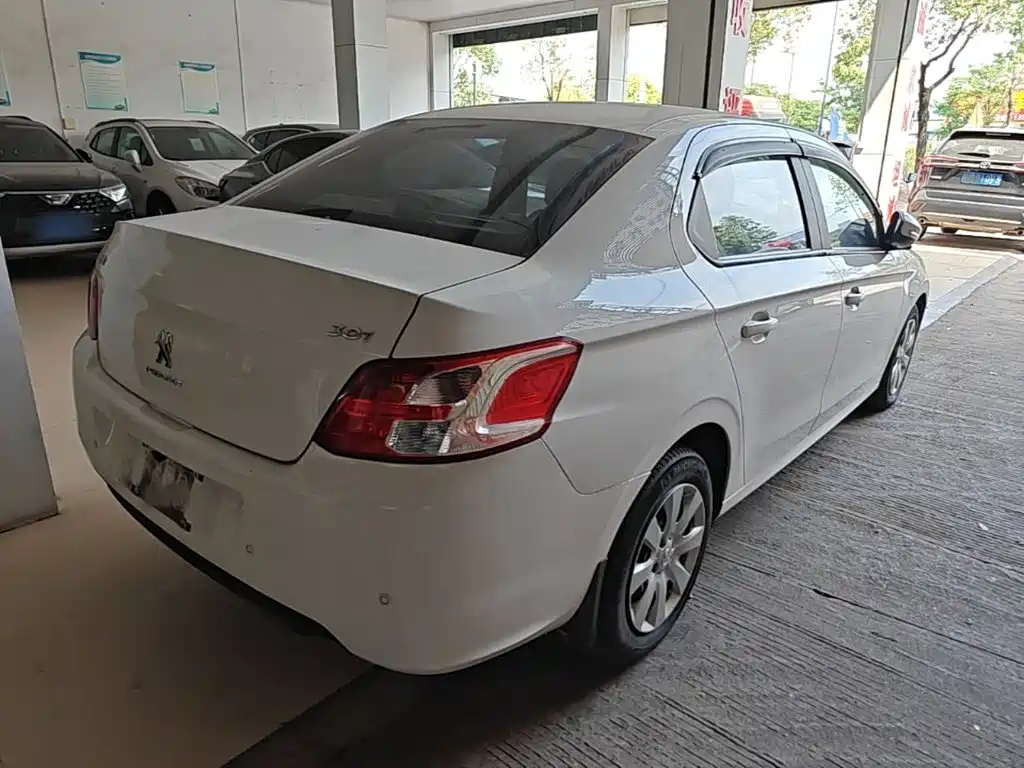 Peugeot 301 — миниатюра 7