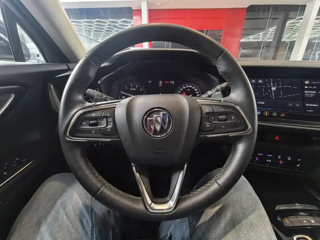 Buick Envision Plus — миниатюра 13