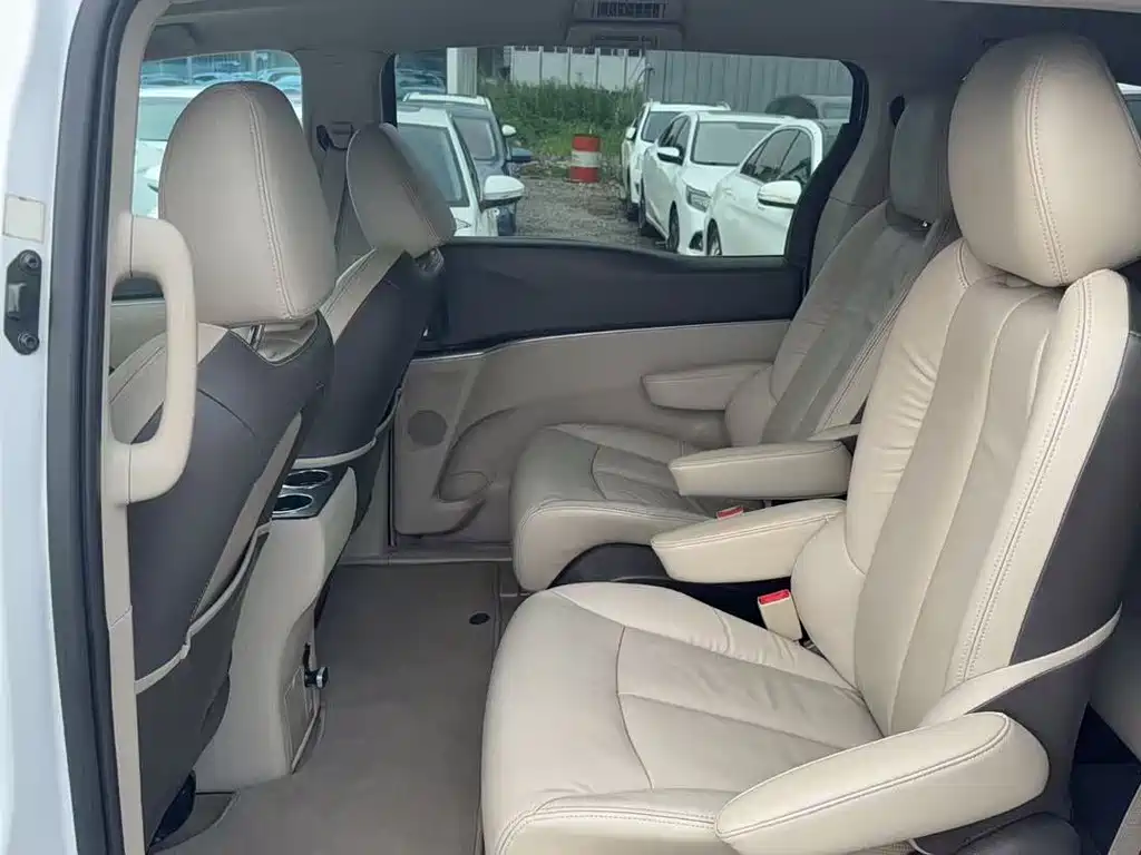 Buick GL8 2011 3.0L XT Luxury Flagship
