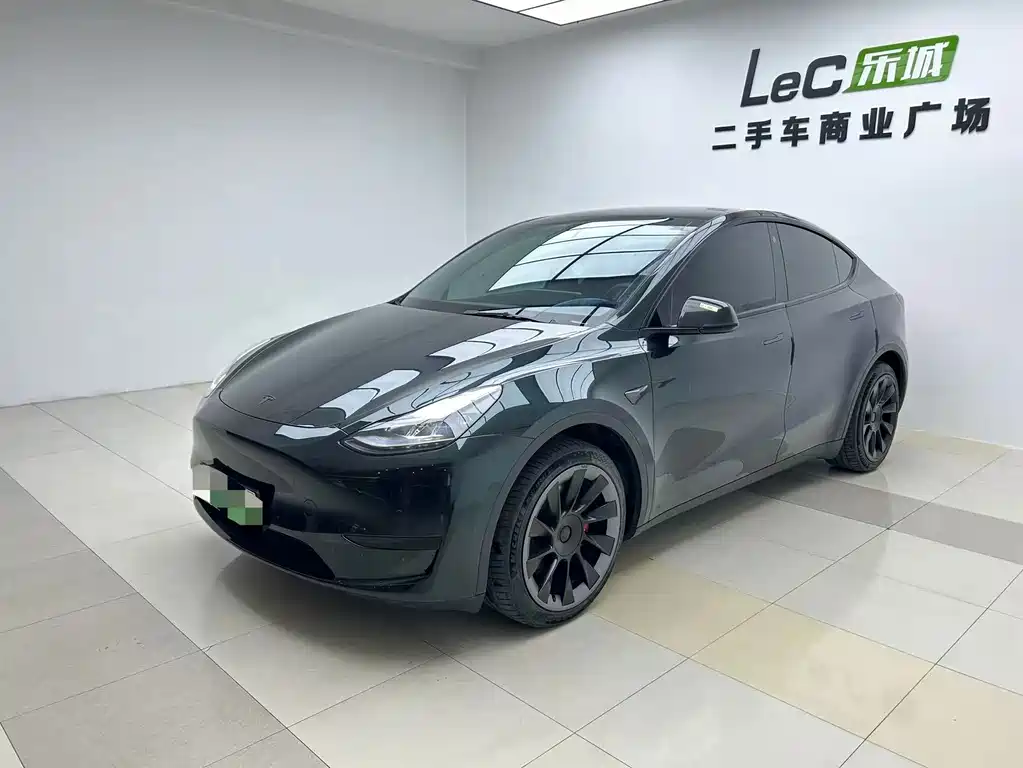 Tesla Model Y — фотографии объявления, Фото 2