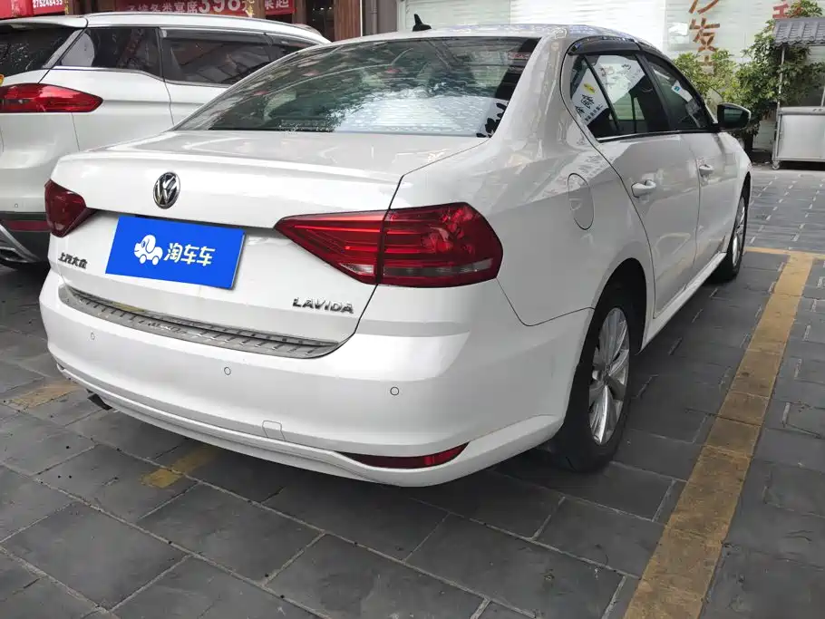 Volkswagen Lavida — миниатюра 3