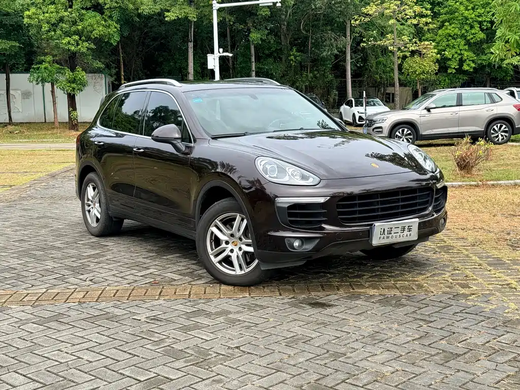 Porsche Cayenne — миниатюра 3
