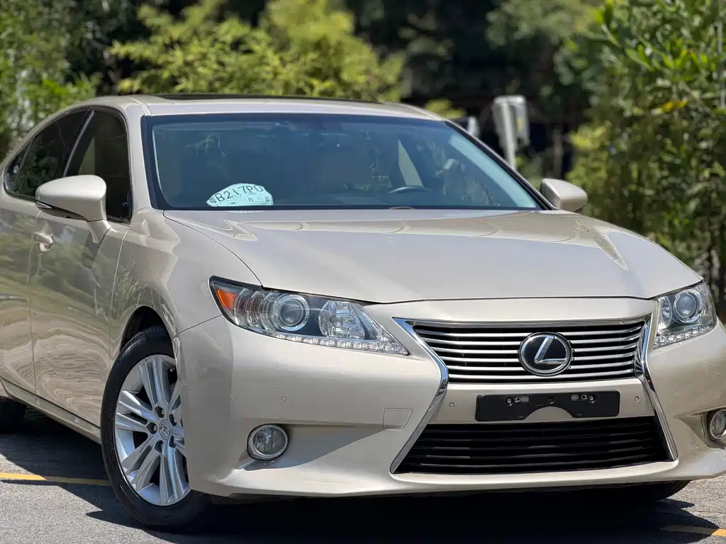 Lexus ES — миниатюра 9