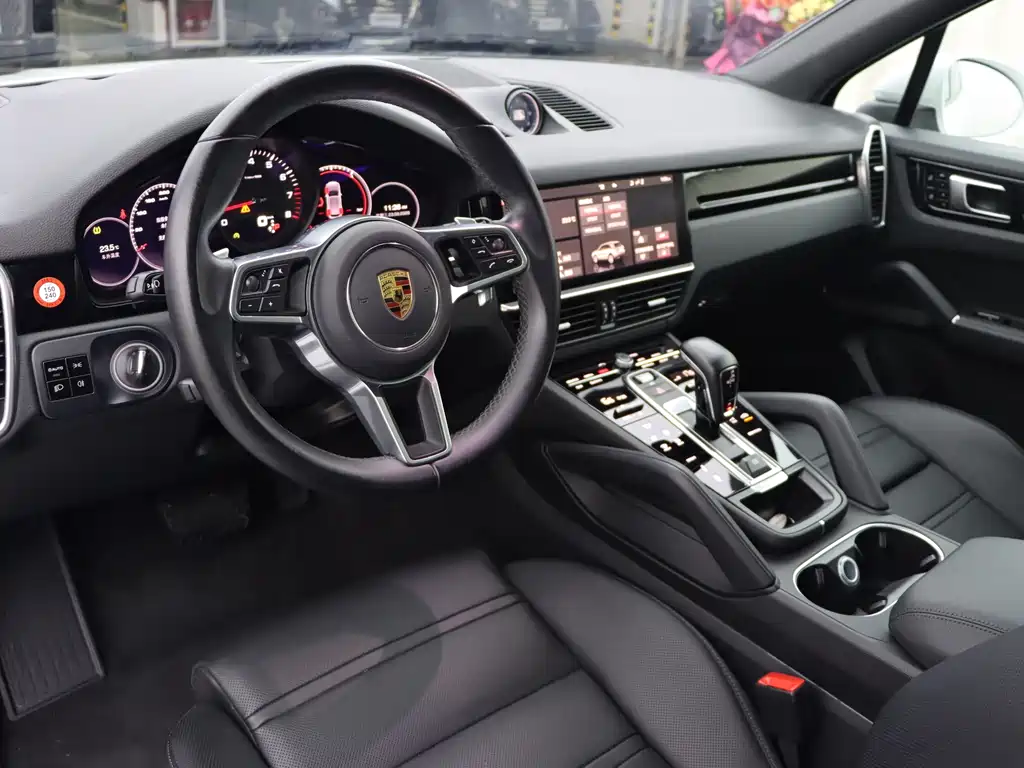 Porsche Cayenne — миниатюра 6