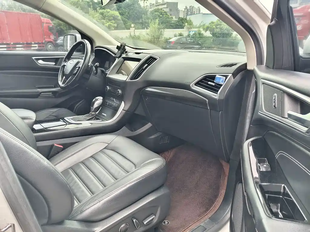 Ford Edge — миниатюра 9
