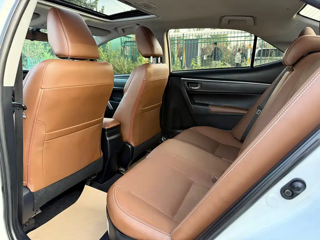 Toyota Levin Twin Engine E+ — миниатюра 11