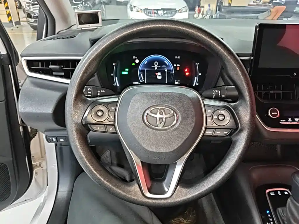 Toyota Corolla — миниатюра 11