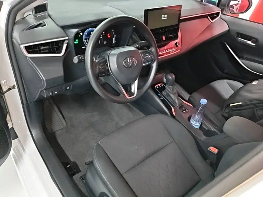 Toyota Corolla — миниатюра 10