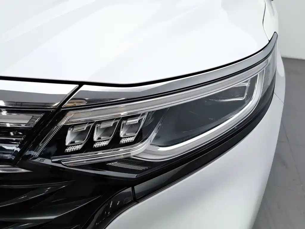 Roewe iMAX8 — миниатюра 7