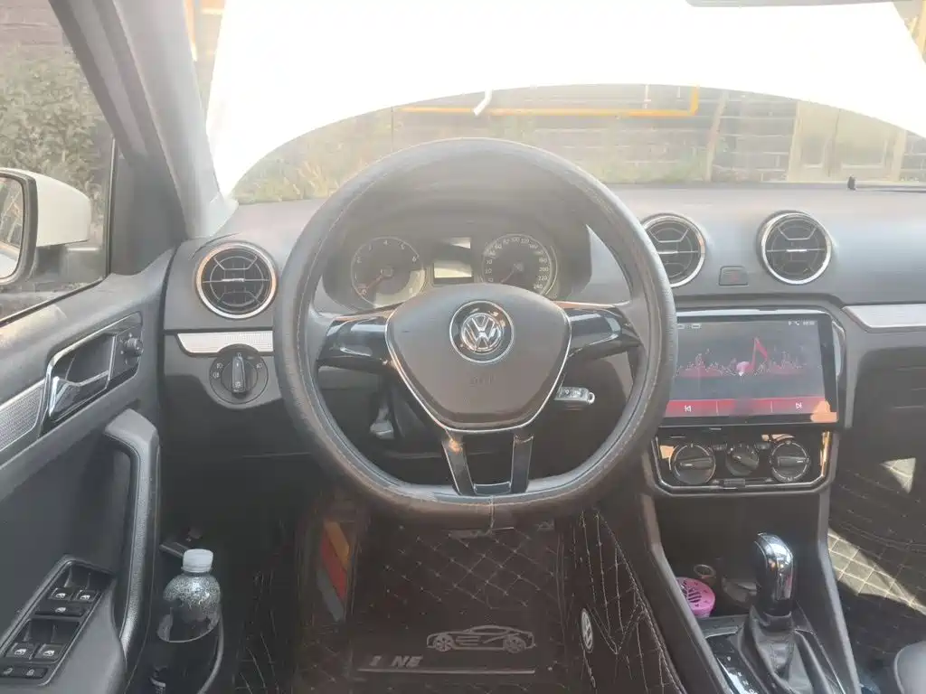 Volkswagen Jetta — миниатюра 6