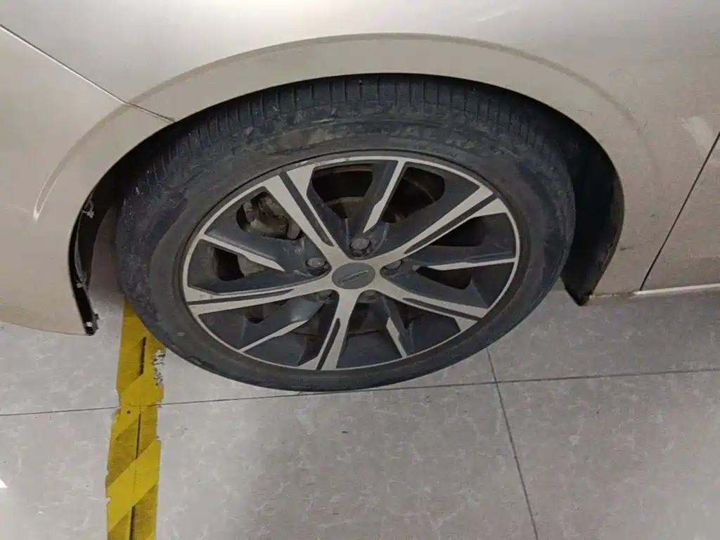 Geely Emgrand — миниатюра 23