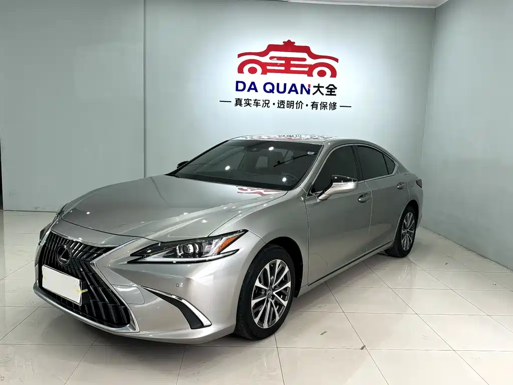 Lexus ES 2024