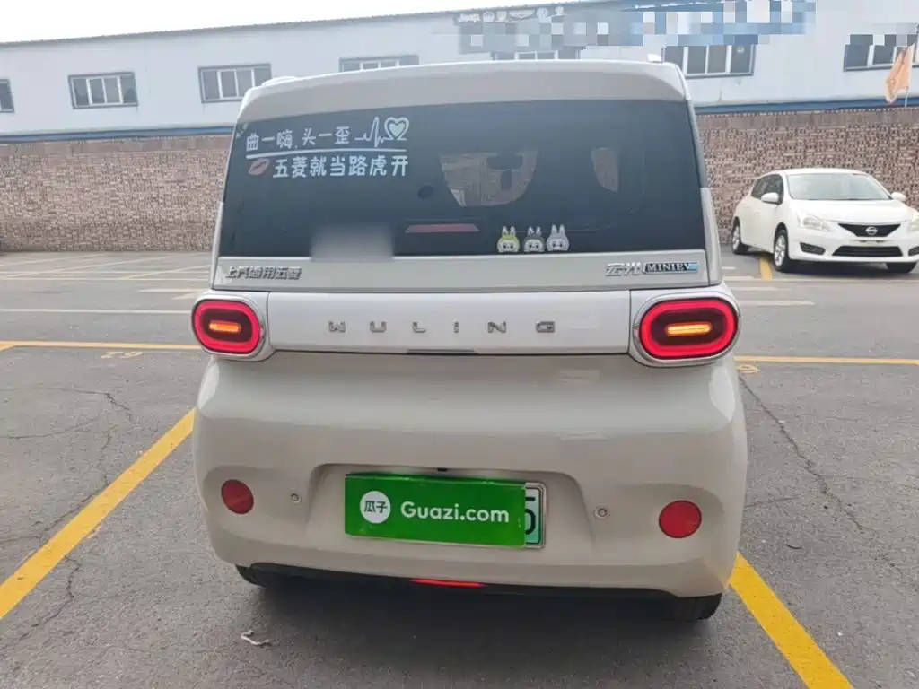 Wuling MINIEV — миниатюра 6