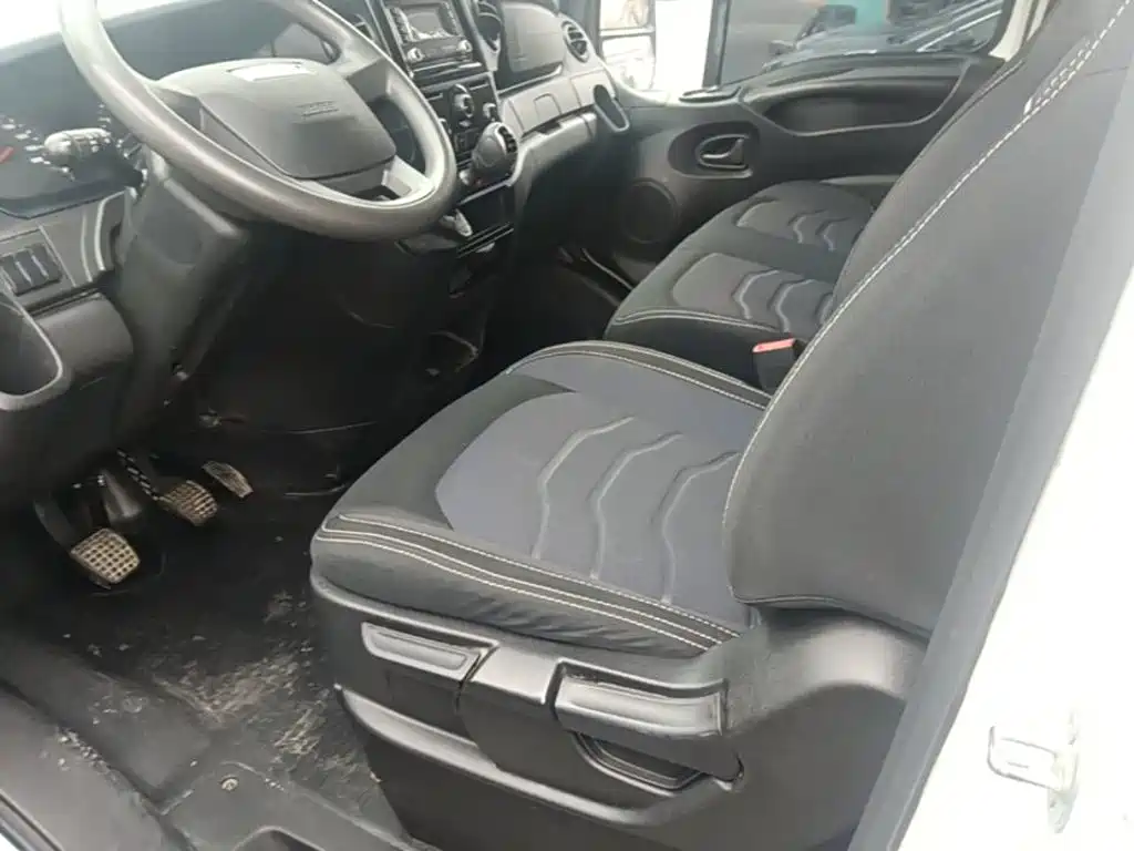 IVECO Ousheng — миниатюра 15