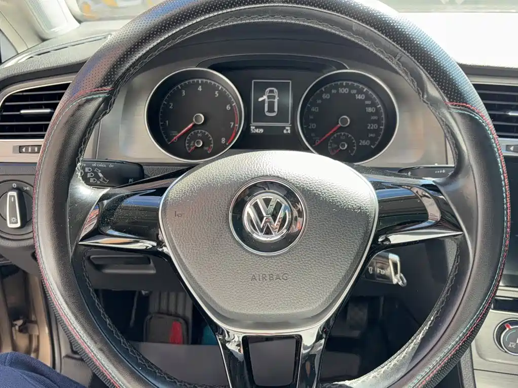 Volkswagen Golf — миниатюра 6