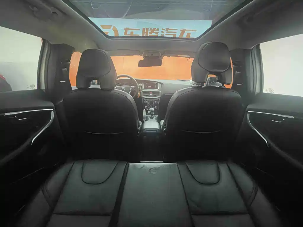 Volvo V40 — миниатюра 17