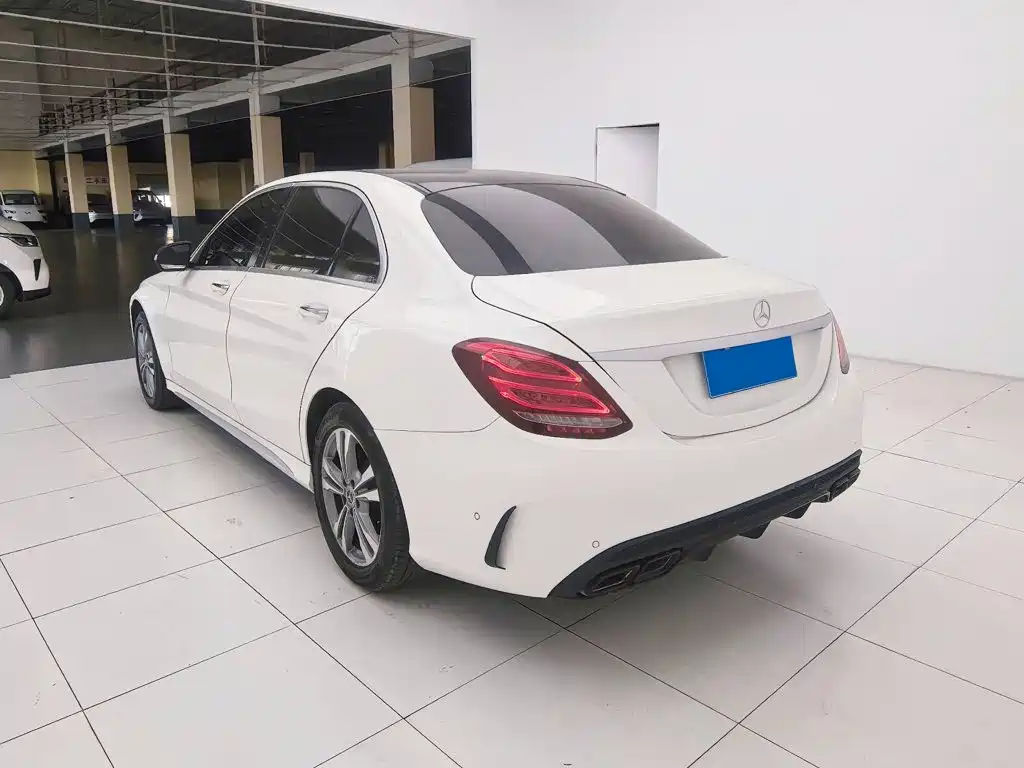 Mercedes-Benz C-Class — миниатюра 8