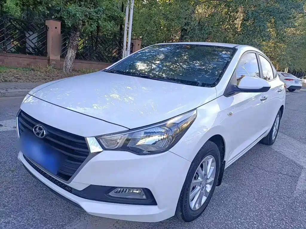 Hyundai Verna — миниатюра 2