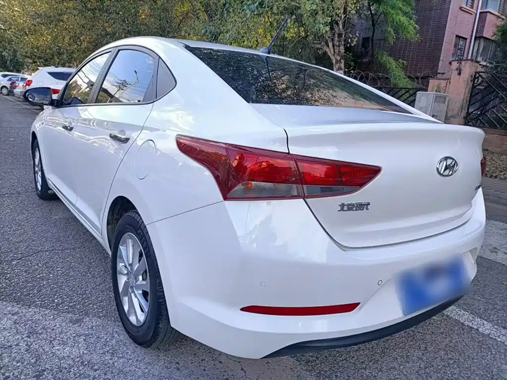 Hyundai Verna — миниатюра 14