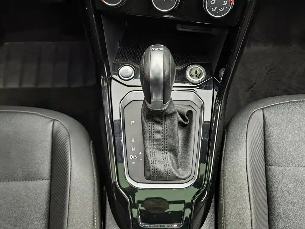 Volkswagen T-Roc — миниатюра 13