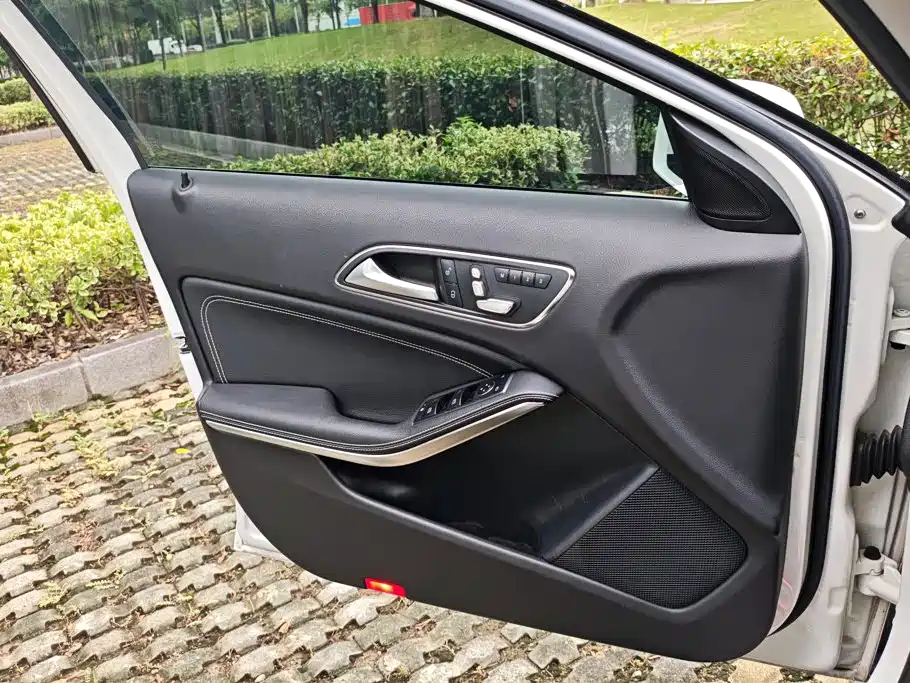 Mercedes-Benz GLA — миниатюра 7