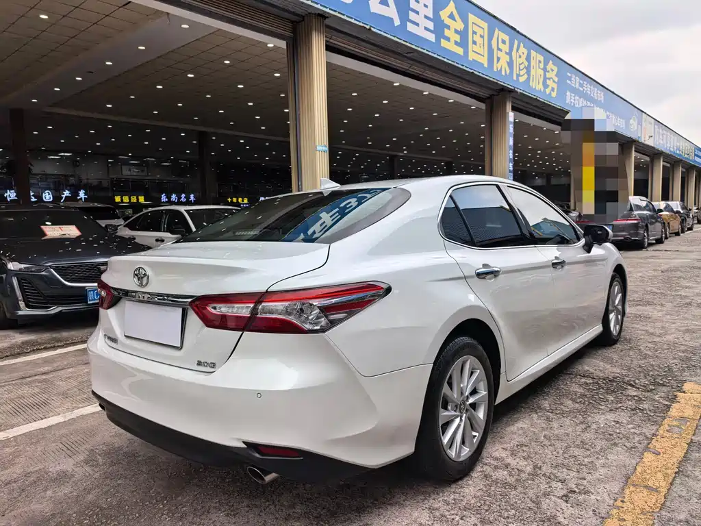 Toyota Camry — миниатюра 10