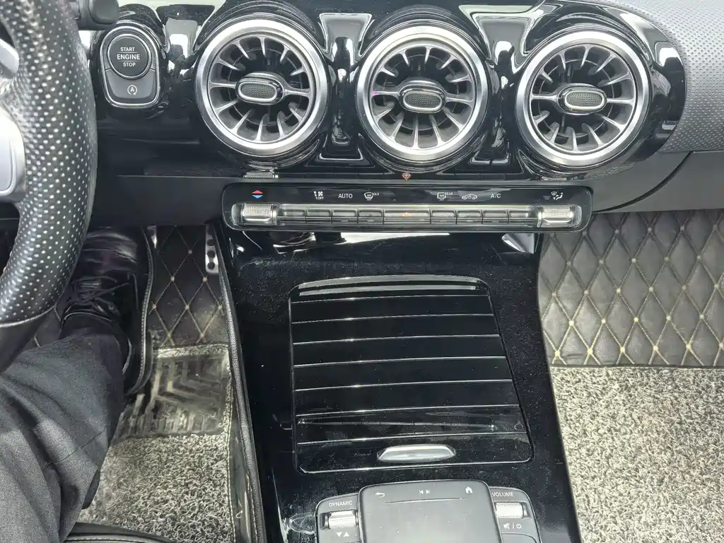 Mercedes-Benz CLA (Import) — миниатюра 9