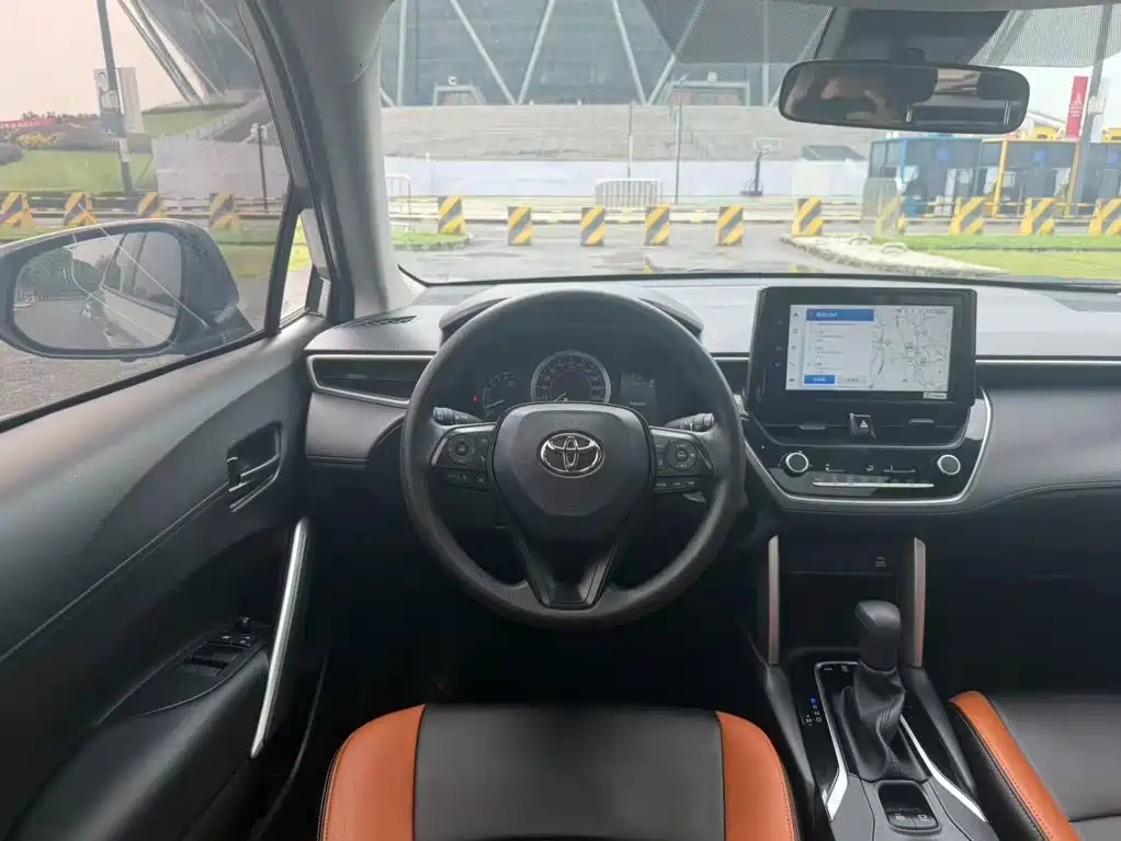 Toyota Corolla Cross — миниатюра 9