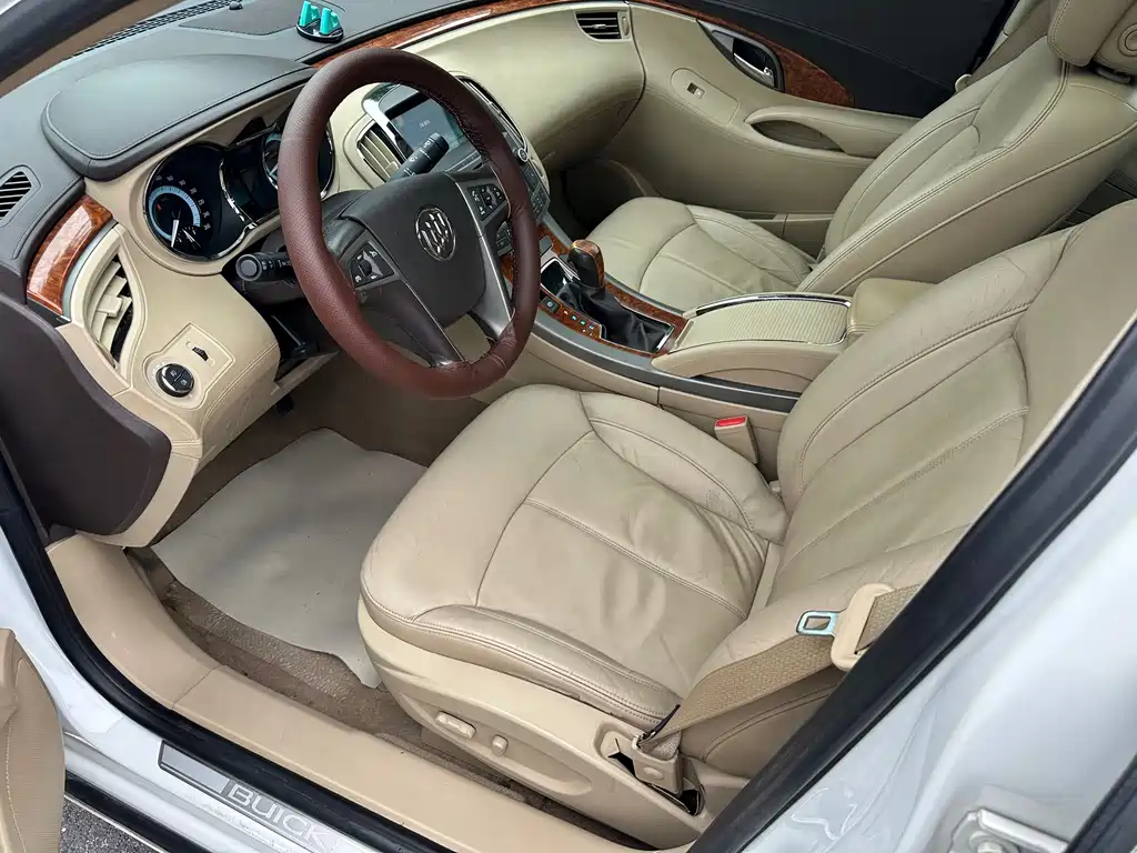 Buick LaCrosse — миниатюра 5