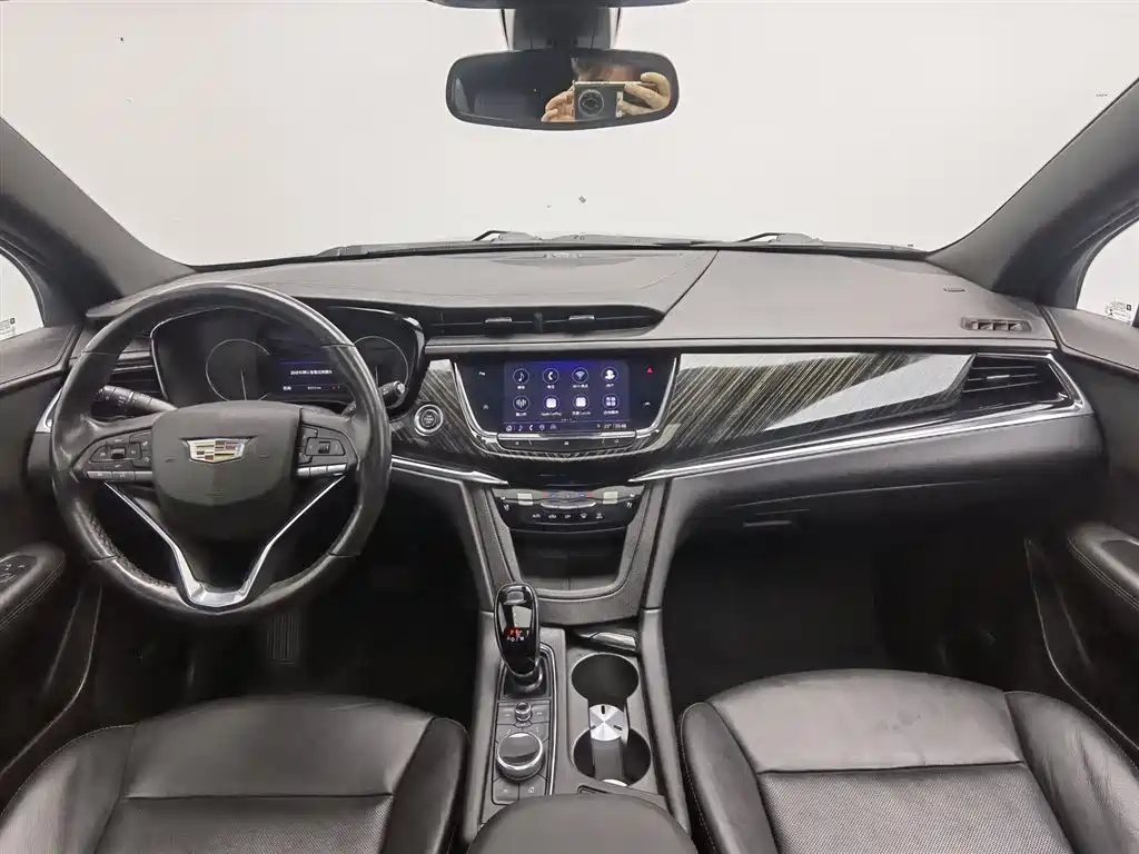 Cadillac XT6 2021 2.0T мест Luxury