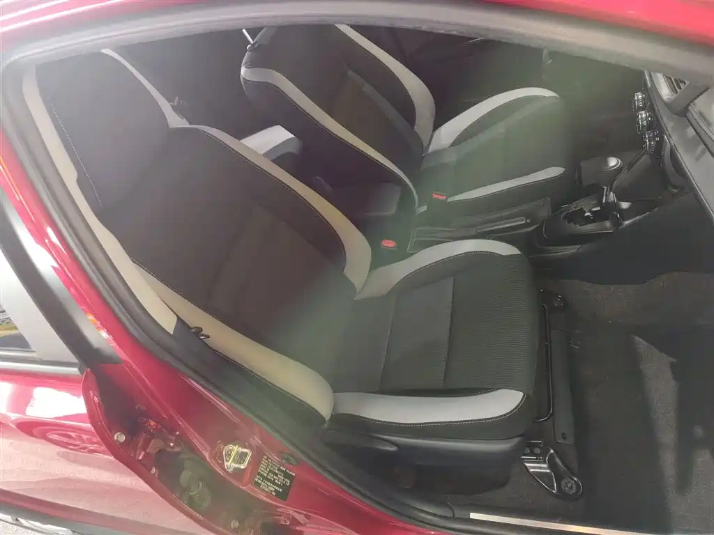 Toyota Yaris L - фото 20