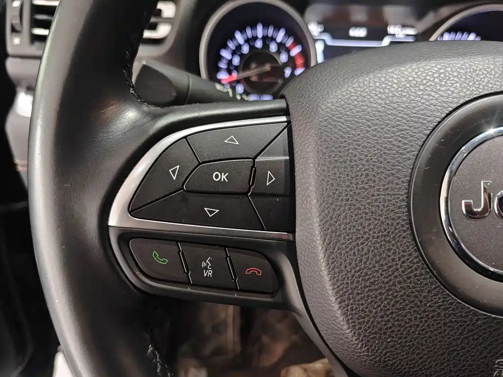 JEEP GRAND COMMANDER