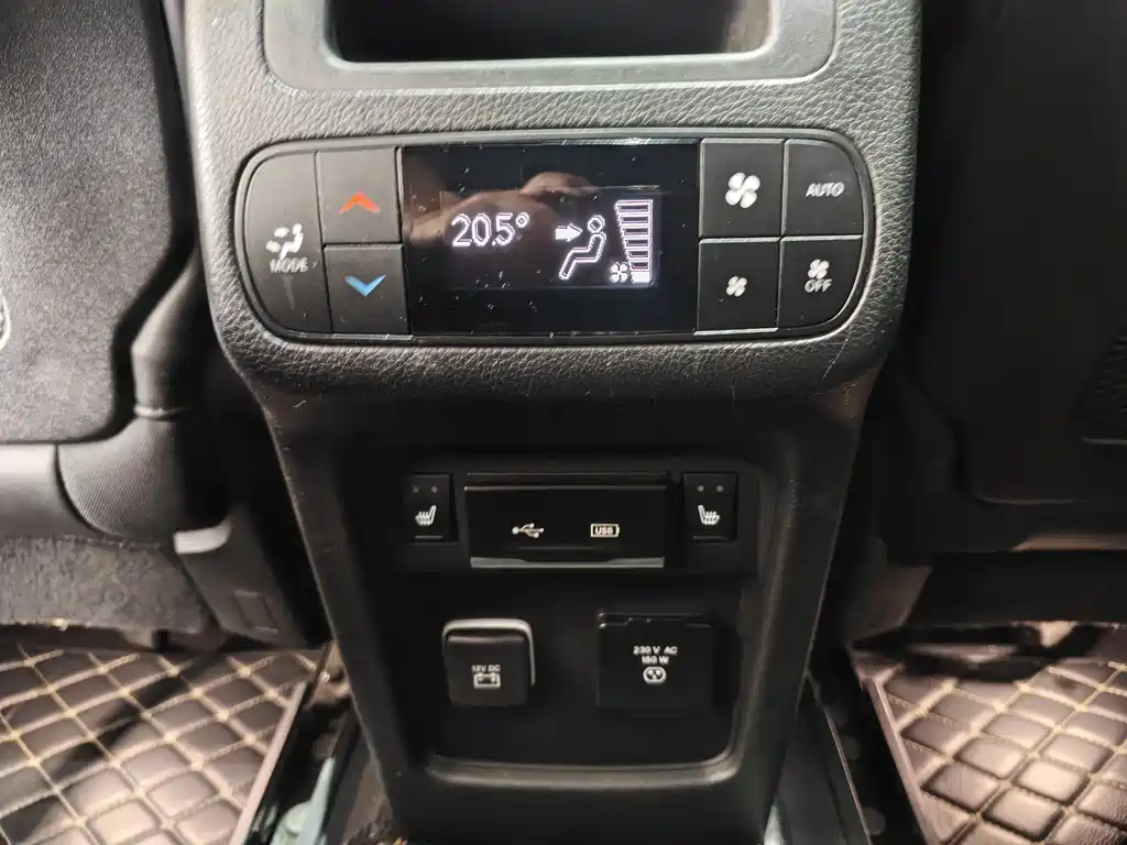 JEEP GRAND COMMANDER