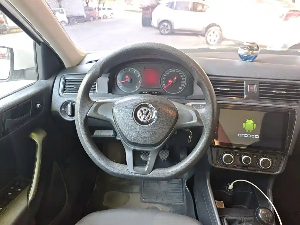 Volkswagen Santana — миниатюра 6