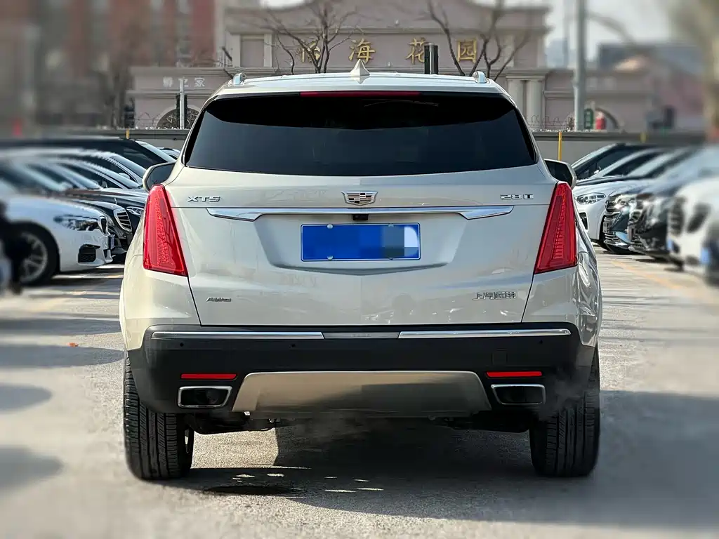 CADILLAC XT5
