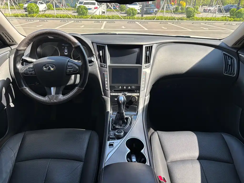 Infiniti Q50L 2016 2.0T Enjoy