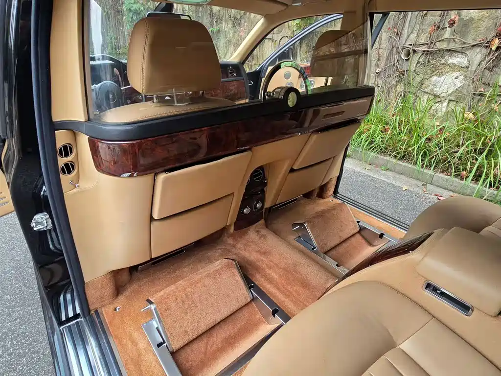 Rolls-Royce Phantom — миниатюра 13