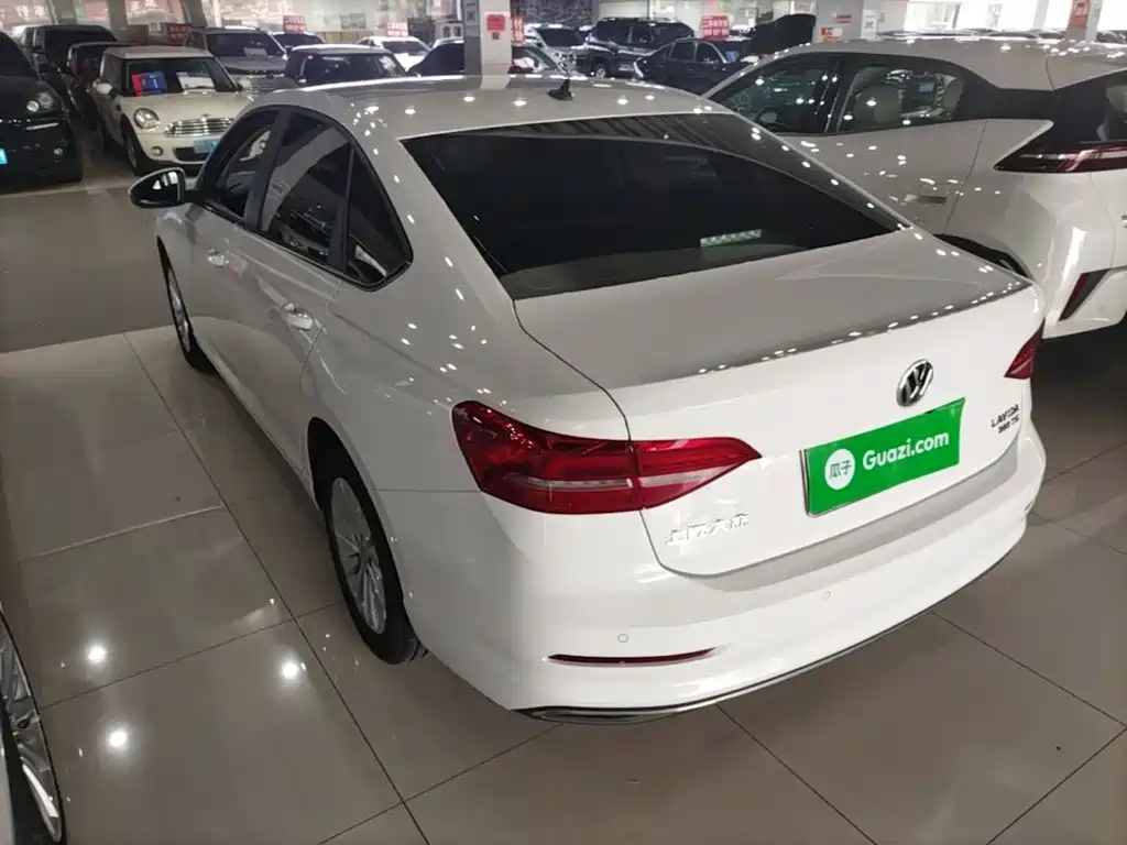 Volkswagen Lavida — миниатюра 5