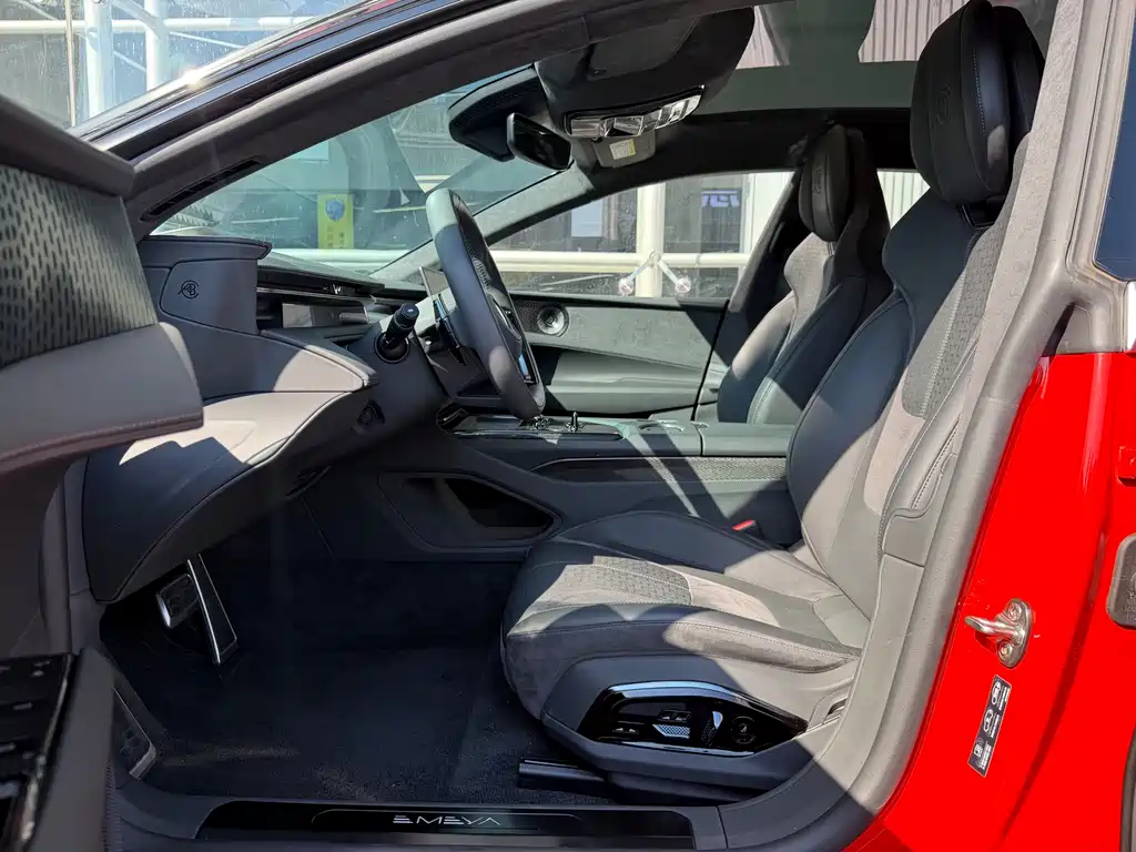 LOTUS SPORTS CAR EMEYA FLOWERS