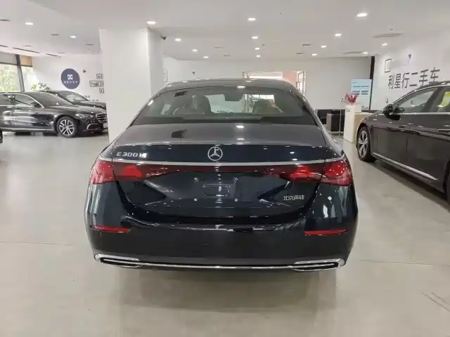 Mercedes-Benz E-Class — миниатюра 5