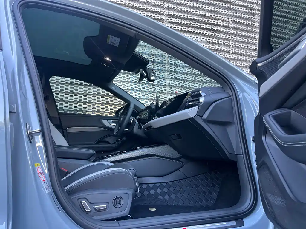 Audi Audi A5L — миниатюра 9