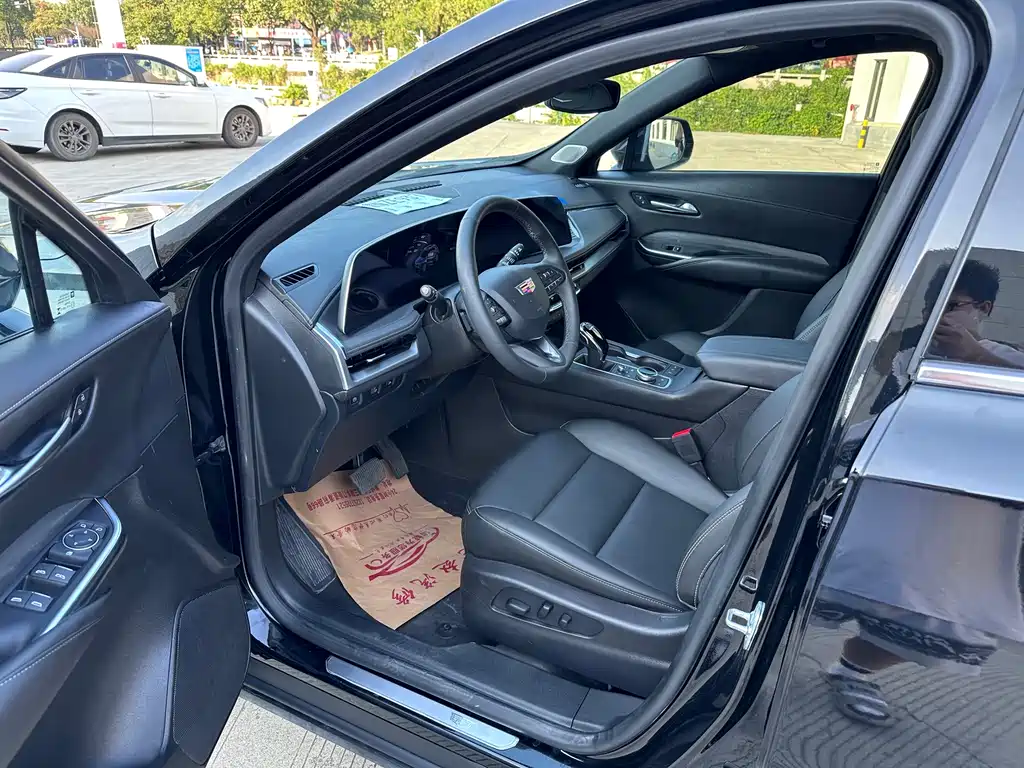 Cadillac XT4 — миниатюра 4