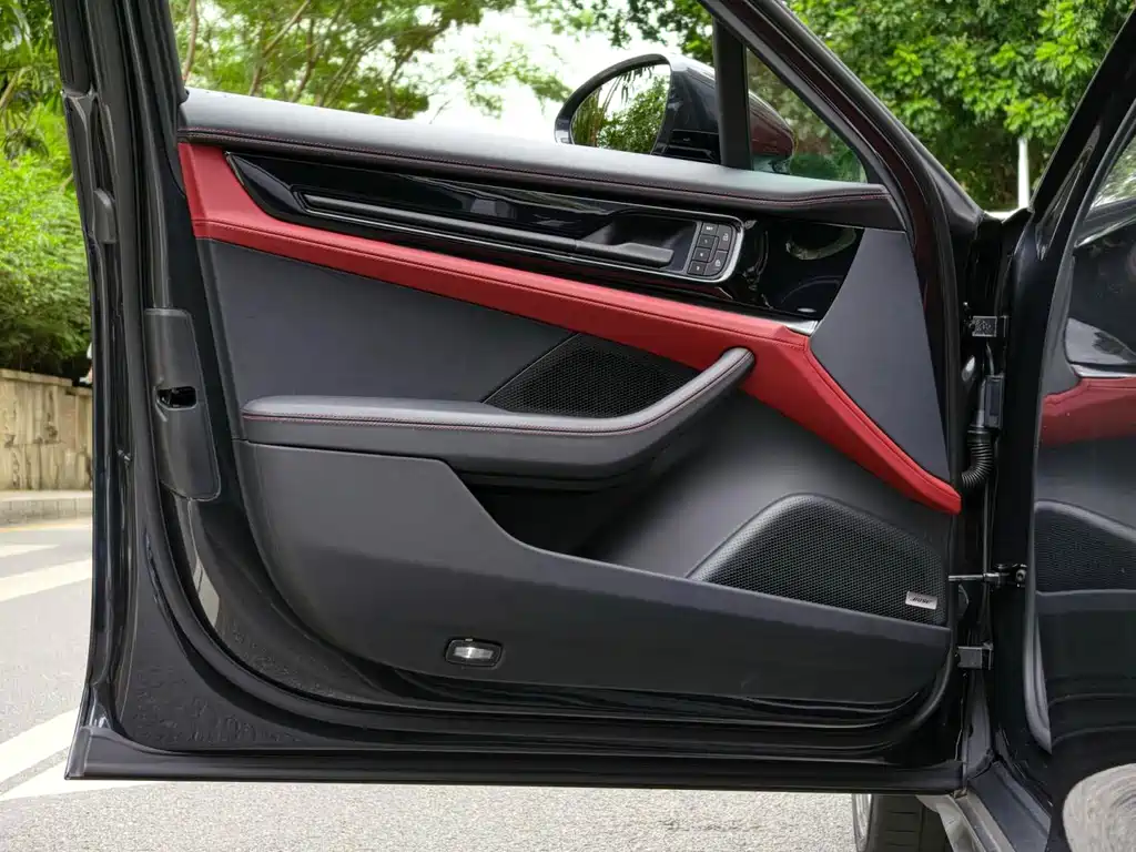 Porsche Panamera — миниатюра 12