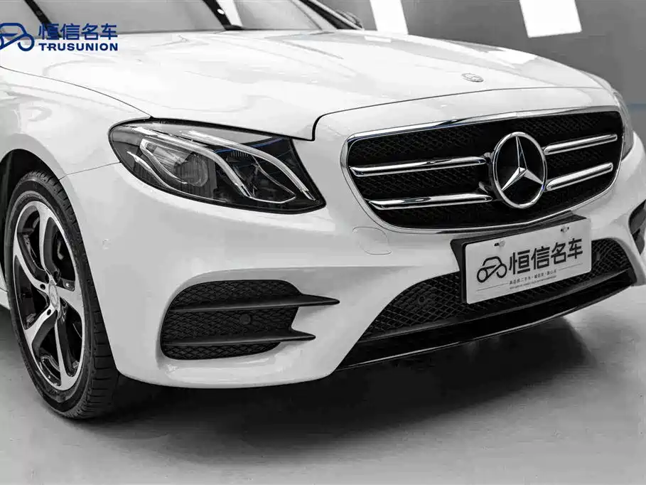 Mercedes-Benz E-Class — миниатюра 9