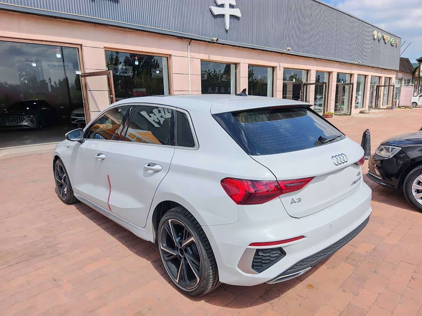 Audi A3 1.4 л 2022 г. Белый, пробег 16000 км