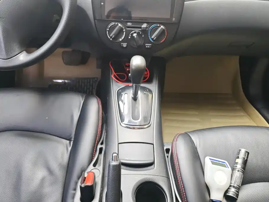 Nissan Tiida — миниатюра 13
