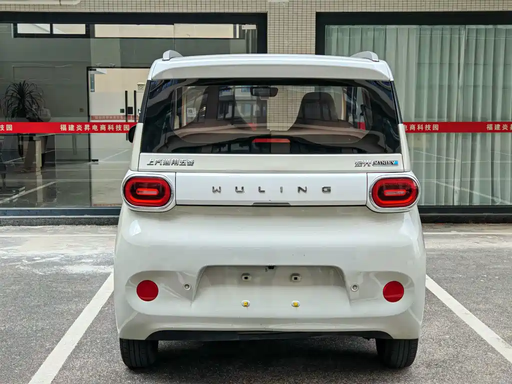 Wuling MINIEV — миниатюра 6