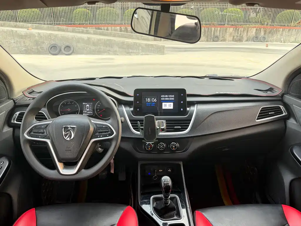 Baojun 730 1.5L Manual Fashion Type 7 seats China VI, фото 5